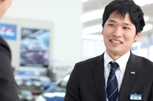 新車営業スタッフ 野間