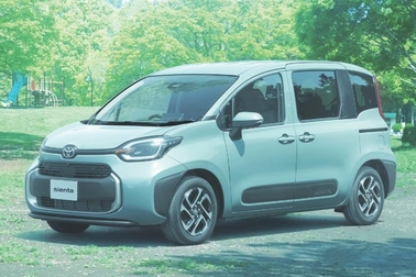 Z(ハイブリッド・2WD・7人乗り)